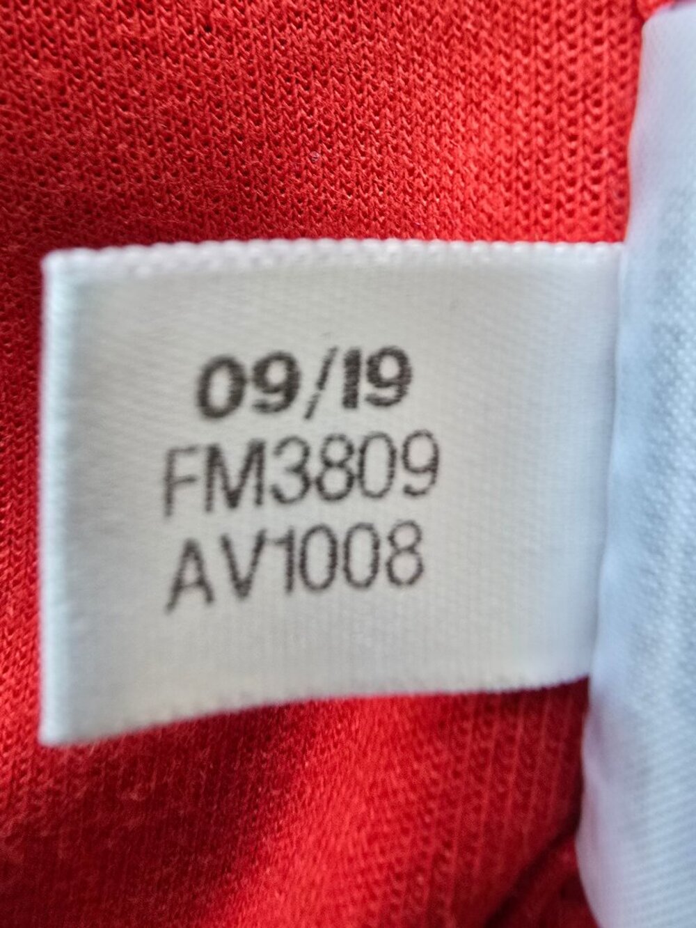 adidas classic red with white stripes, jogger jacket medium - Picture 7 of 10